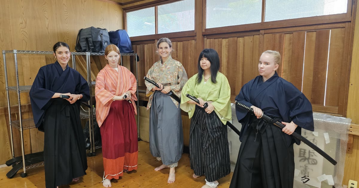 Teenager Japanese Courses (12–17) in Japan | Meiji Academy
